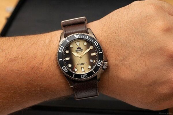 Orient automático 70 anos Triton RAAC0K05G00B - Image 8
