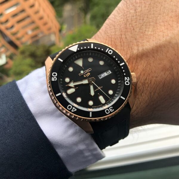 Relógio Seiko 5 Sports  Rose Gold SRPD76 - Image 4